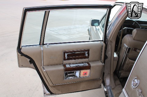 1986 Cadillac Fleetwood image 62