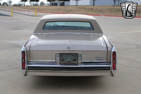 1986 Cadillac Fleetwood image 12