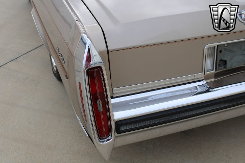 1986 Cadillac Fleetwood image 38