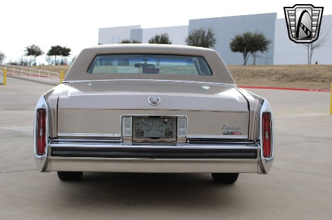 1986 Cadillac Fleetwood image 13