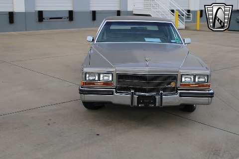 1986 Cadillac Fleetwood image 22