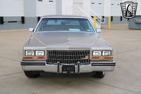 1986 Cadillac Fleetwood image 23
