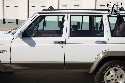 1992 Jeep Cherokee image 29
