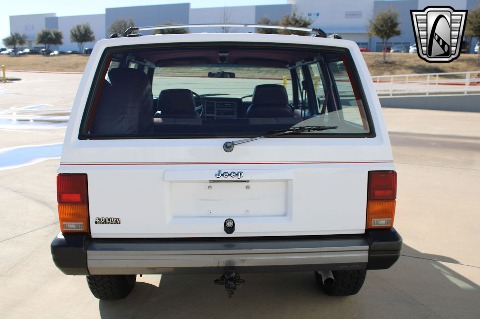 1992 Jeep Cherokee image 31