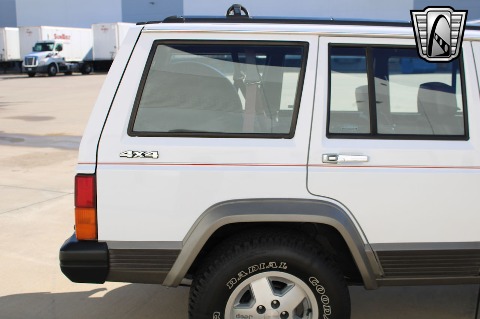 1992 Jeep Cherokee image 32