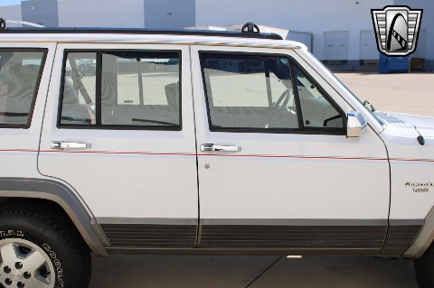 1992 Jeep Cherokee image 33