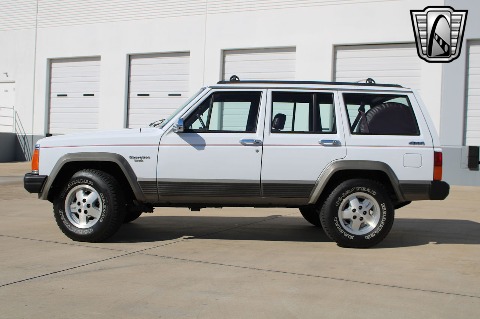 1992 Jeep Cherokee image 8