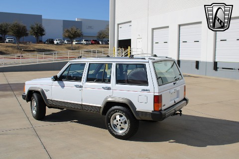 1992 Jeep Cherokee image 9