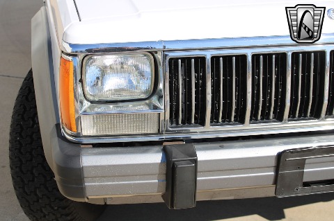 1992 Jeep Cherokee image 35