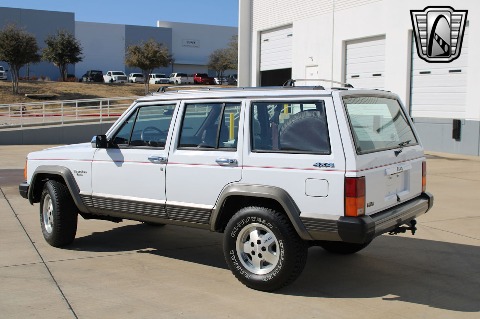 1992 Jeep Cherokee image 10