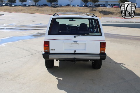 1992 Jeep Cherokee image 12