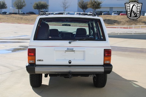 1992 Jeep Cherokee image 13