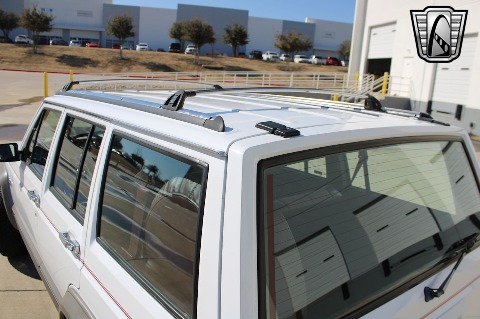 1992 Jeep Cherokee image 39