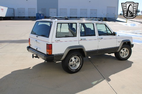 1992 Jeep Cherokee image 15