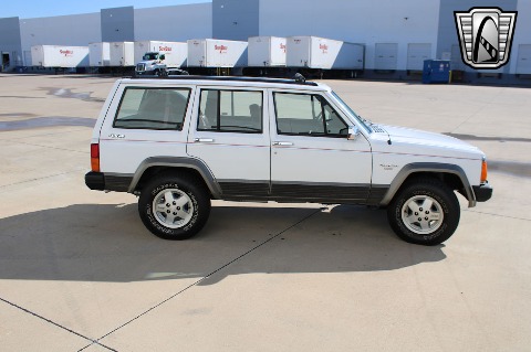 1992 Jeep Cherokee image 18