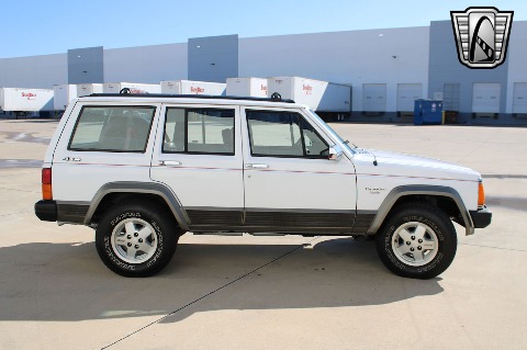 1992 Jeep Cherokee image 19