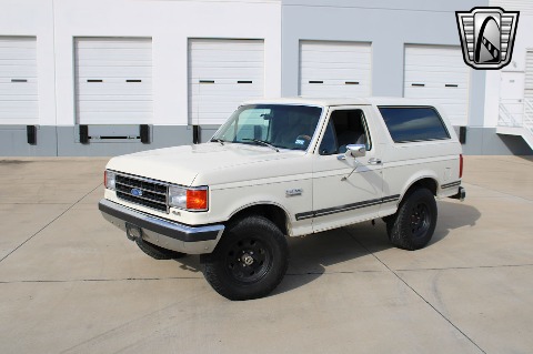 1990 Ford Bronco image 3