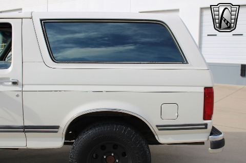 1990 Ford Bronco image 30