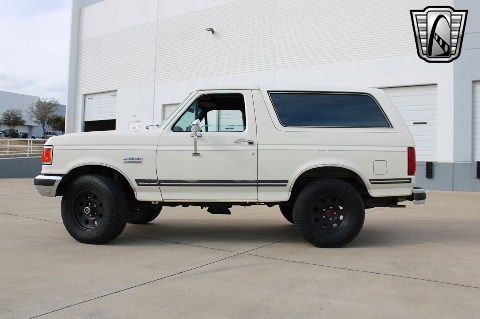 1990 Ford Bronco image 8