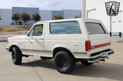 1990 Ford Bronco image 10