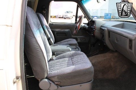 1990 Ford Bronco image 64