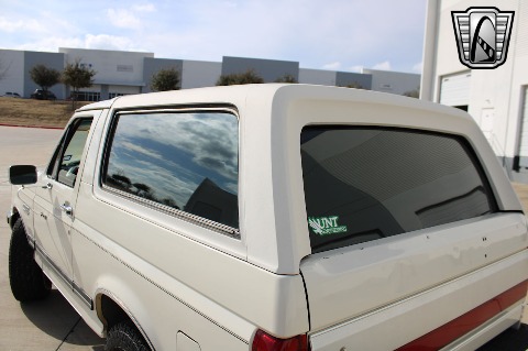 1990 Ford Bronco image 40