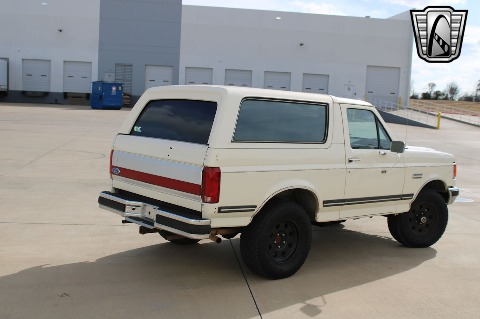 1990 Ford Bronco image 15