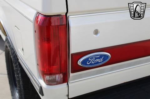 1990 Ford Bronco image 41