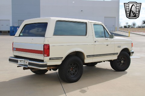 1990 Ford Bronco image 16