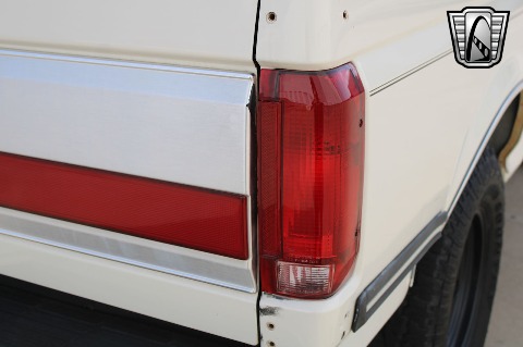 1990 Ford Bronco image 42