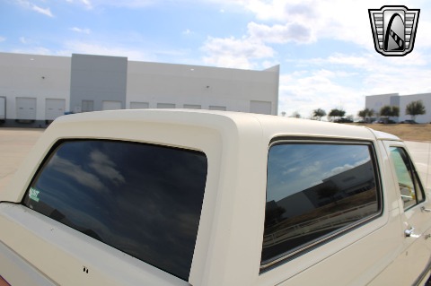 1990 Ford Bronco image 43