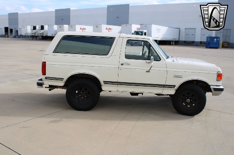 1990 Ford Bronco image 18