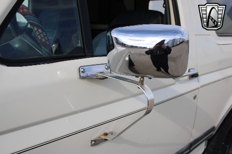 1990 Ford Bronco image 96