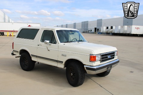 1990 Ford Bronco image 21