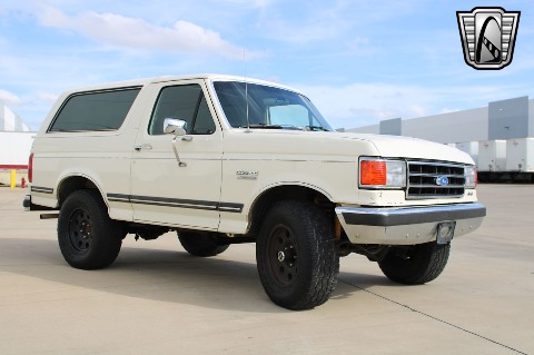 1990 Ford Bronco image 23