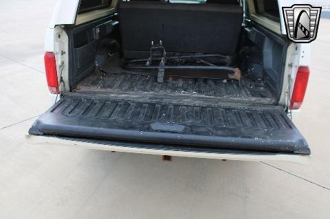 1990 Ford Bronco image 76