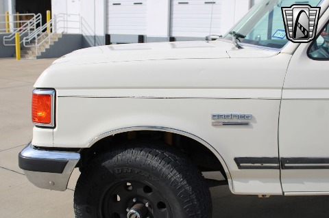 1990 Ford Bronco image 28
