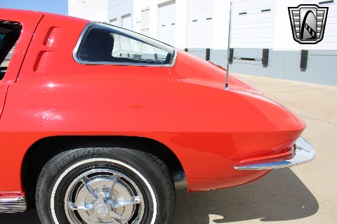 1963 Chevrolet Corvette image 30