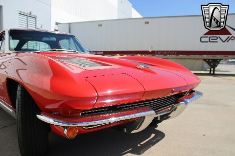 1963 Chevrolet Corvette image 35