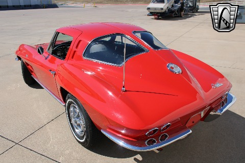 1963 Chevrolet Corvette image 10