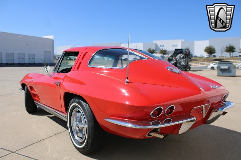 1963 Chevrolet Corvette image 11
