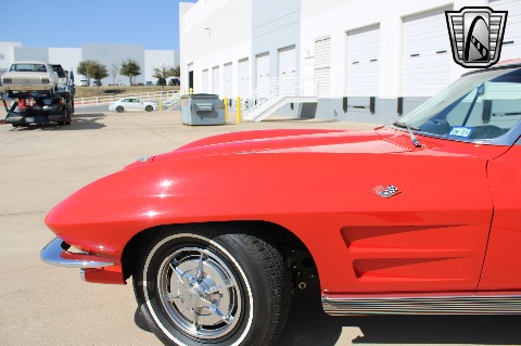 1963 Chevrolet Corvette image 28