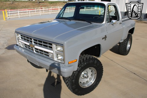1987 Chevrolet K10 image 3