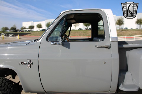 1987 Chevrolet K10 image 29