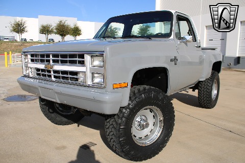 1987 Chevrolet K10 image 4