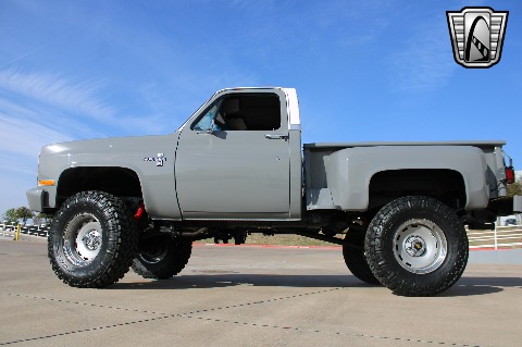 1987 Chevrolet K10 image 8