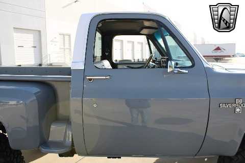 1987 Chevrolet K10 image 34