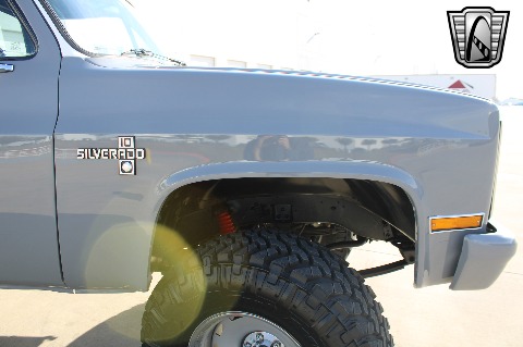 1987 Chevrolet K10 image 35