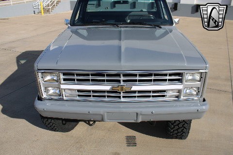 1987 Chevrolet K10 image 24