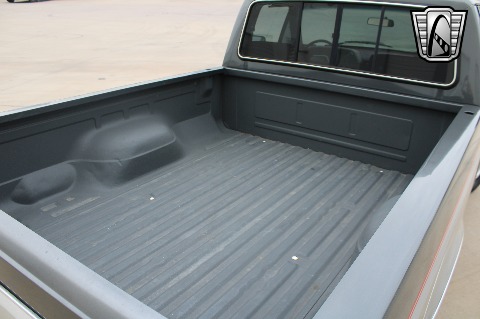 1987 Ford F150 image 46